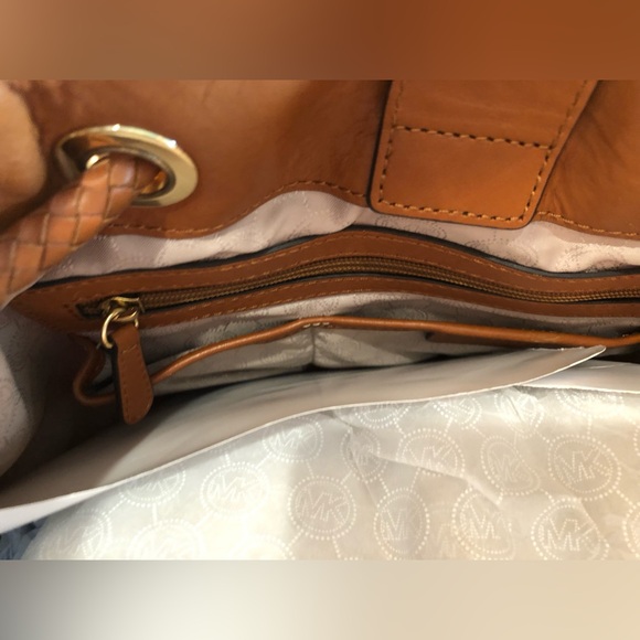 MICHAEL KORS Camden Signature Canvas & Leather Gathered Slouch Handbag - Picture 10 of 16